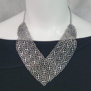 Antiqued Silver Tone V-Shaped Mesh Link Bib Necklace Adjustable